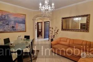 Appartamento rifinito con garage a Riposto