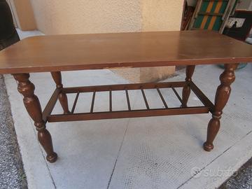 Tavolino in legno portatelevisione