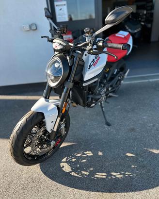 Ducati Monster 937 BIANCA KM ZERO