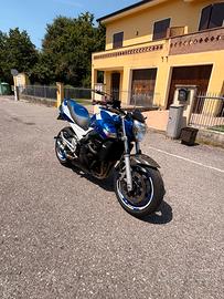 Suzuki GSR A2
