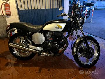 Honda cb 400 castomizzata