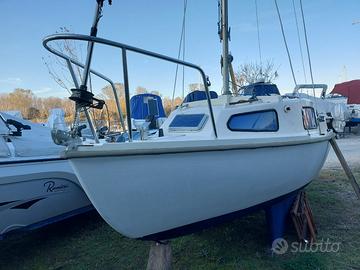 Cabinato Sea Wich a vela