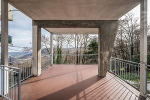 APPARTAMENTO CON INGRESSO INDIPENDENTE, TERRAZZO E