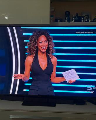 Tv Samsung  65  Smart  TV , 350 trattzbili .