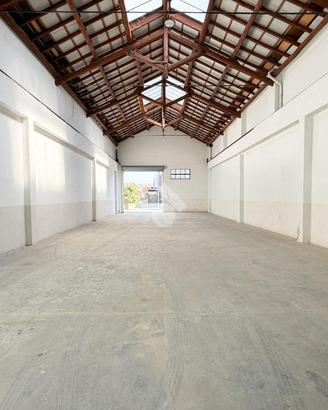 MAGAZZINO A LODI