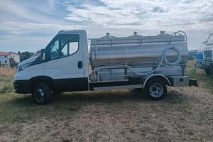 Iveco Daily 35C15 cisterna latte