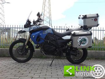 BMW F 800 GS con valigie laterali originali BMW