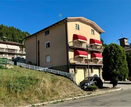 CASA SINGOLA CON TERRENO - CASTELNOVO MONTI