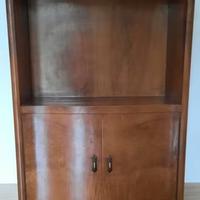 Mobiletto con vano a giorno"