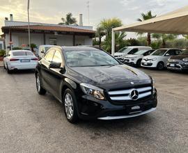 MERCEDES-BENZ GLA 200 d Automatic 4Matic Sport