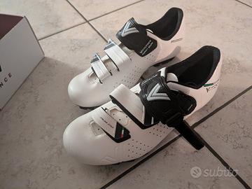 Scarpe da corsa con aggancio come Nuove