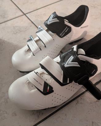 Scarpe da corsa con aggancio come Nuove