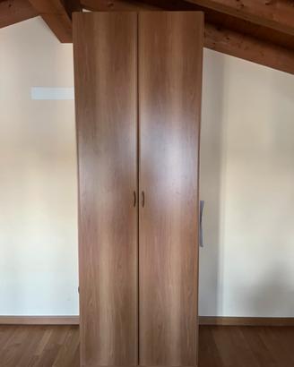 Armadio in legno