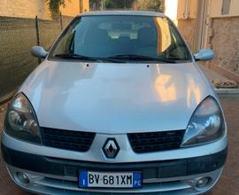 Renault Clio modello Rebook