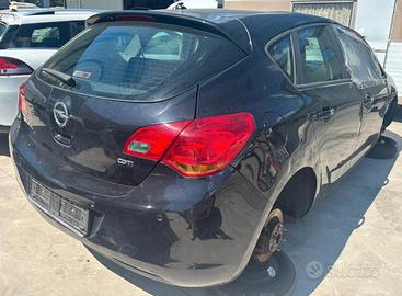 OPEL ASTRA per ricambi usati
