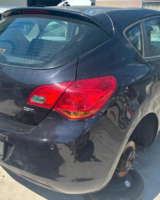OPEL ASTRA per ricambi usati