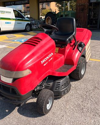 Trattorino rasaerba Honda HF2315