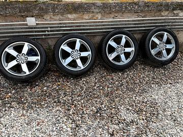 Cerchi originali Audi da 18" con gomme 4 stagioni