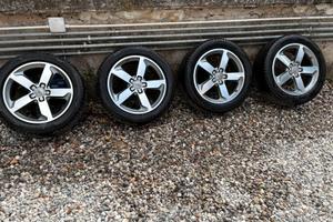Cerchi originali Audi da 18" con gomme 4 stagioni