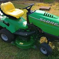 trattorino tagliaerba john Deere 