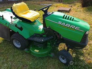 trattorino tagliaerba john Deere 