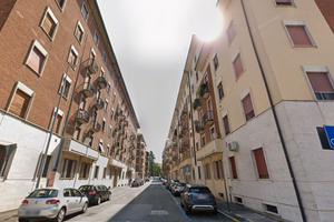 Stanza SINGOLA CON BALCONE IN CENTRO PIACENZA