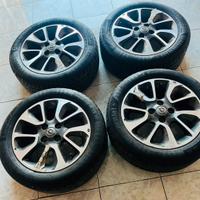 Cerchi in lega Opel Karl Rocks e gomme estive