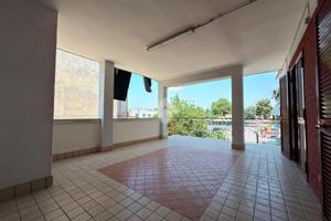 2 LOCALI A NAPOLI