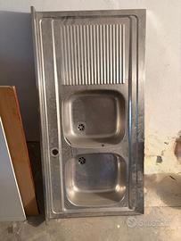 Lavello due vasche con gocciolatoio