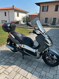 YAMAHA 250 XMAX