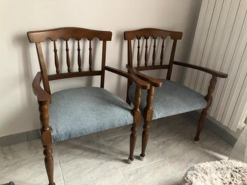 Due poltroncine in legno e tessuto