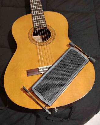 chitarra  Yamaha classica amplificata