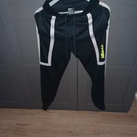 pantalonw sportivo Nike