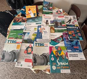 Lotto libri scolastici NUOVI Superiori