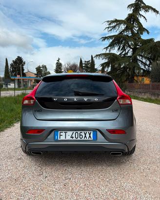Volvo V40 d2 momentum 2019 156.000 km