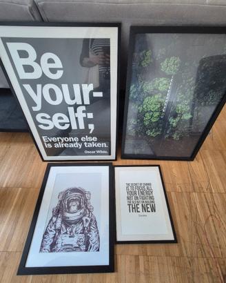 4 quadri con stampe con cornice dimensioni varie