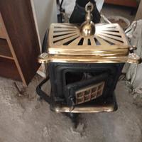 Stufa a legna da salotto in ghisa vintage