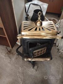 Stufa a legna da salotto in ghisa vintage