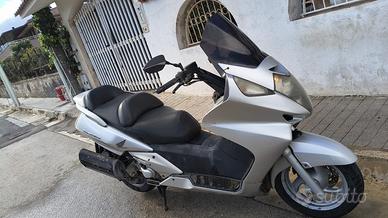 Honda Swing 582 cc, immatricolata il 05/07/2001