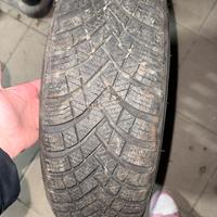 Gomme praticamente nuove