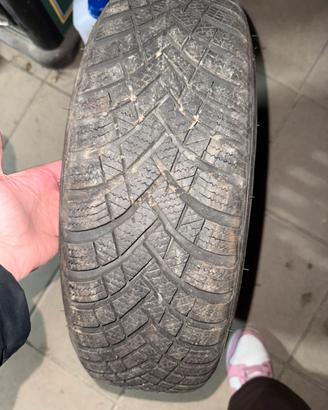 Gomme praticamente nuove