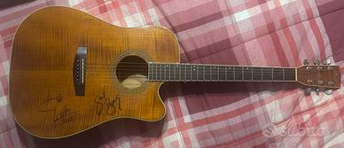Chitarra Acustica Cort MR-727F autografata
