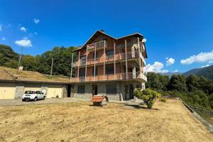 Casa indipendente di 360 m² a Mezzenile