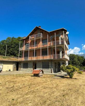 Casa indipendente di 360 m² a Mezzenile