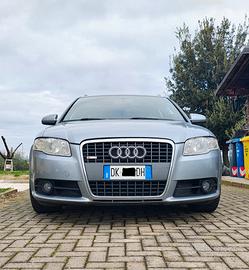 Audi A4 quattro 