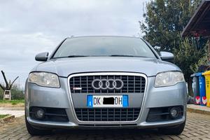 Audi A4 quattro 