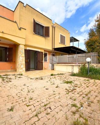 VILLA A SCHIERA A NARDÒ