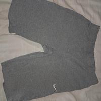 pantaloni corti nike grigi