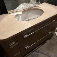 Mobile bagno con lavabo in marmo
