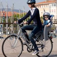 Bicicletta con porta bimbo